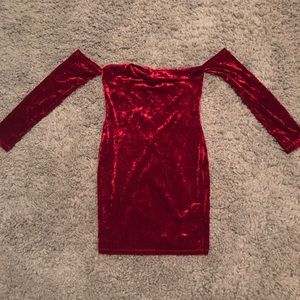 CHERRY RED OFF THE SHOULDER VELVET DRESS!
